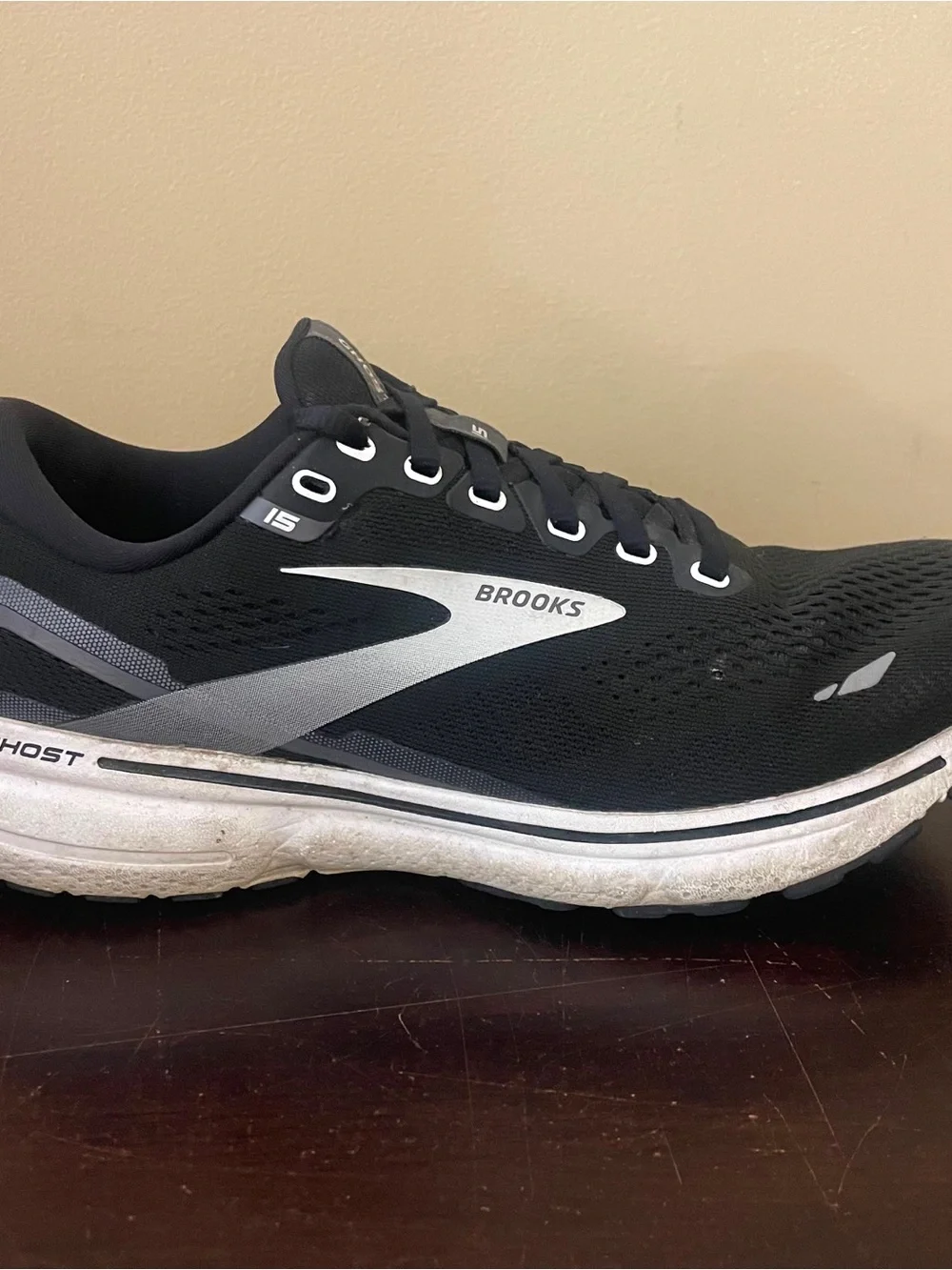 Brooks Ghost 15 Womens Running Shoes Black White Grey Wide D 1203801D012 Size 8